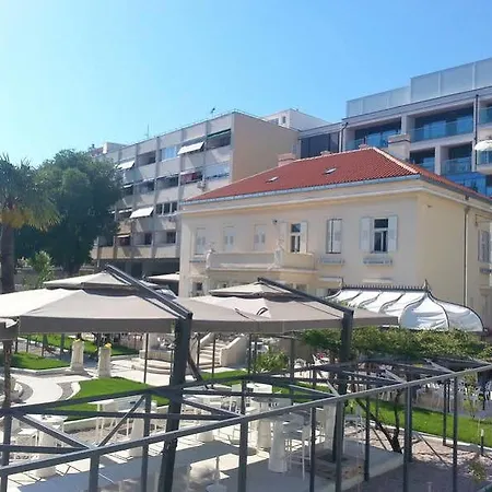 Ivo Hotell 3*