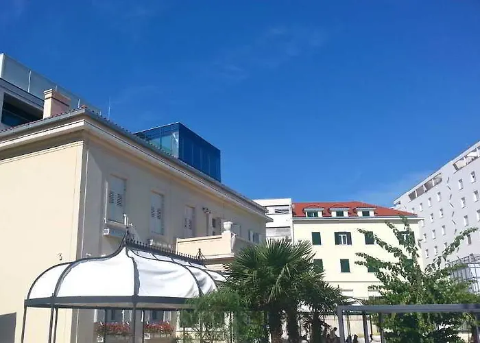 Ivo Hotel