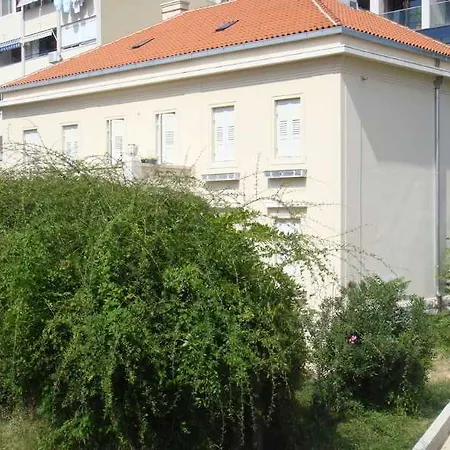 ホテル Ivo